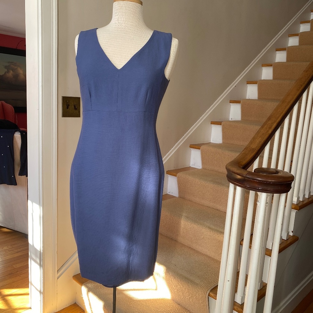 Karl Lagerfeld lined sheath, v-neck, sleeveless, midi, size 6